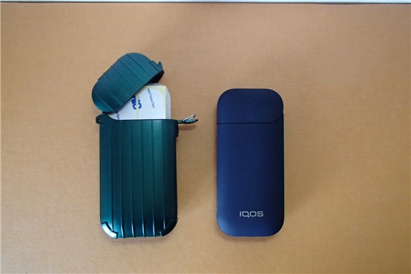 Fantastick iSuit Case『FOREST GREEN』比較